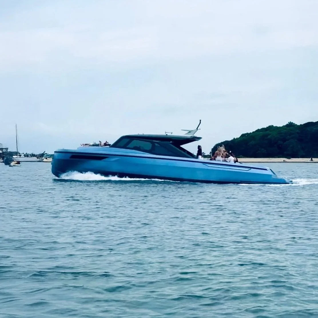 Santasevera 52 in turquoise livery, exterior view