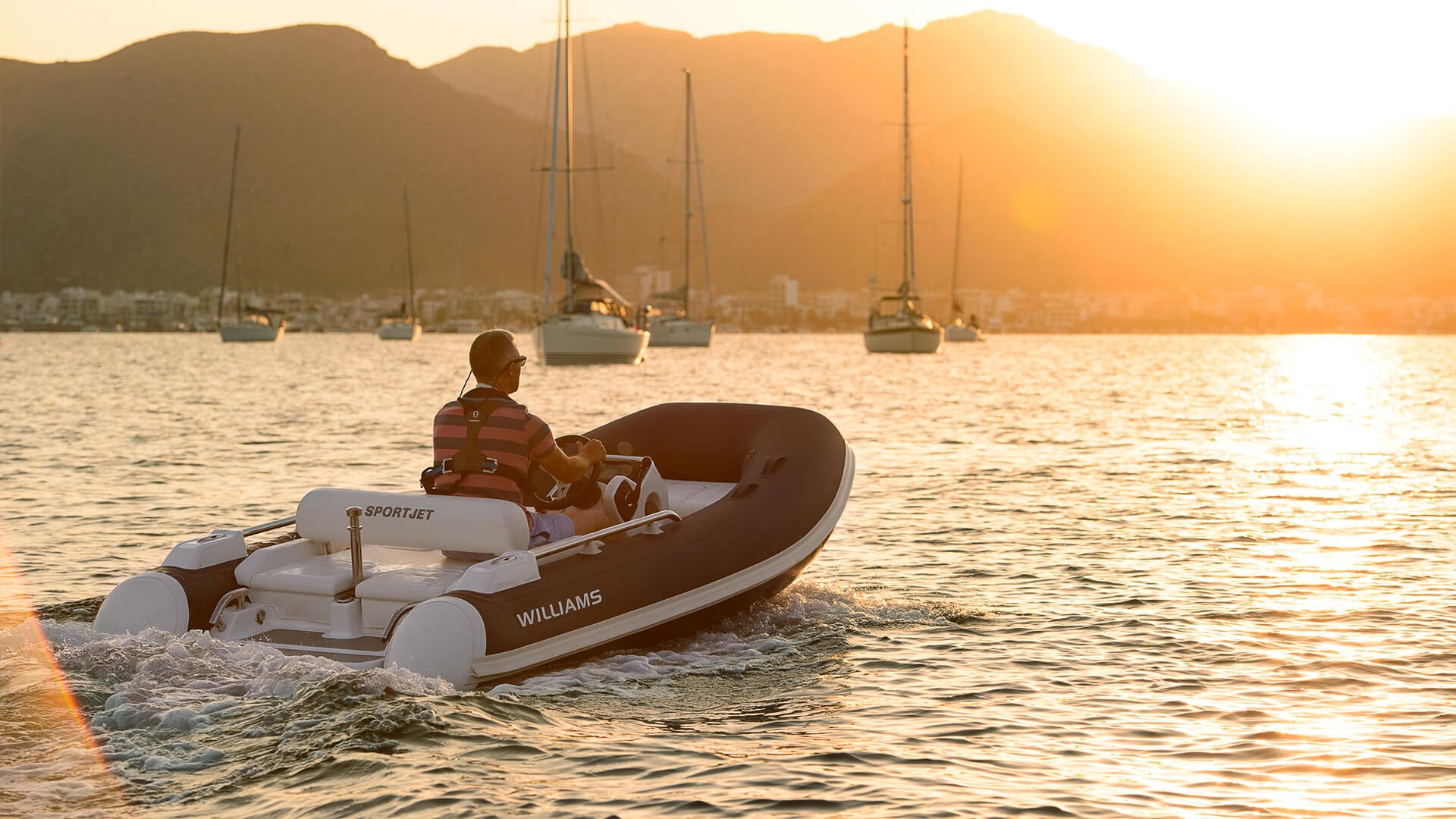 Williams SportJet 345 jet tender at speed