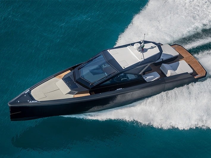 Wally wallypower50 hull underside and running gear detail